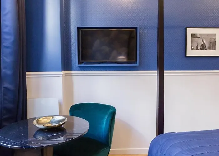 Le Cafe Des Invalides * Parigi